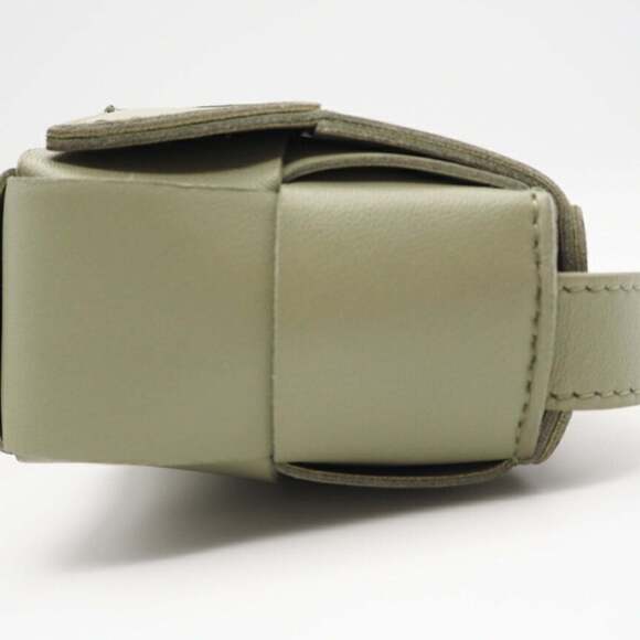 BOTTEGA VENETA Green Lambskin Leather Intrecciato Shoulder Bag - Picture 6 of 11